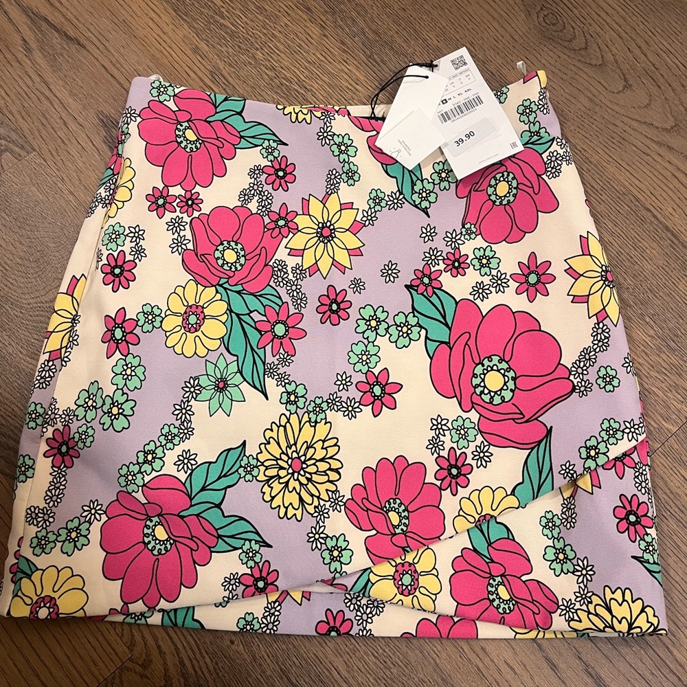 NWT Zara Floral Skirt